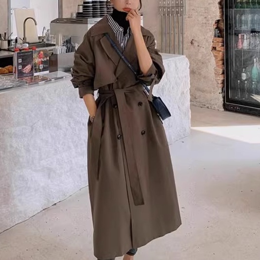レディース アウター コート トレンチコート ロング丈 長袖 袖あり 襟付き 角襟 ベルト ポケット 前開き ボタン かわいい 大人可愛い きれいめ シンプル 上品 おしゃれ 主役級 存在感 都会的