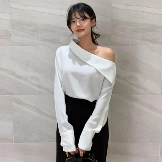 ワンショルダーブラウス レディース 長袖ブラウス ワンショルダーシャツ プルオーバー スロープカラー 肩出し レトロ クラシカル ２color きれいめ エレガント カジュアル パーティー おしゃれ