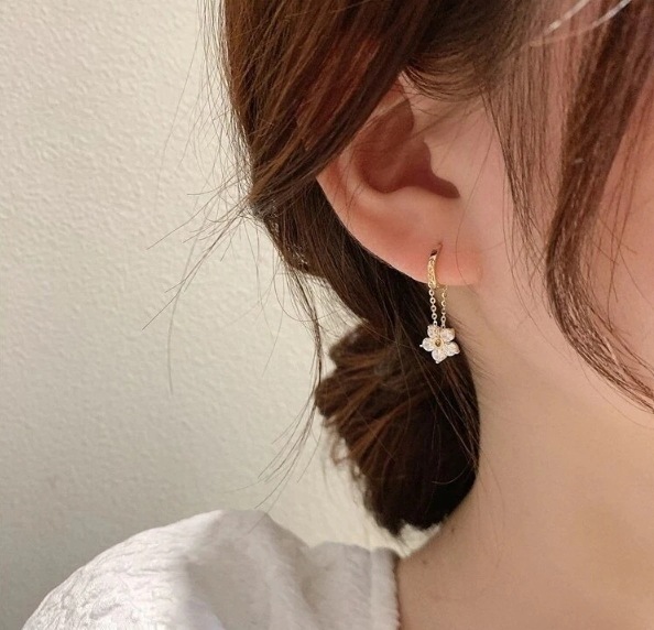 人気のピアス ピアス 気質 ヒップホップ風 個性 おしゃれ ピアス ピアス 新商品 ピアス イヤリング 女性