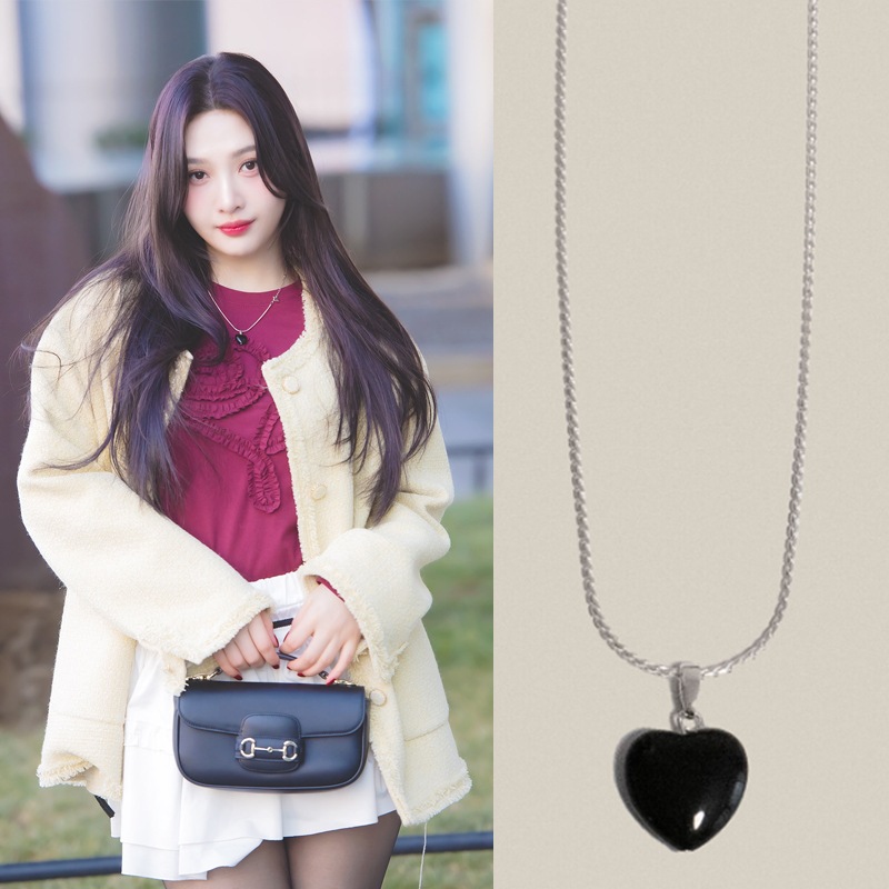 レッドベルベットジョイ着用 Black Onyx Heart Necklace Silver