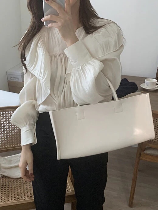 トップス ブラウス 袖あり 長袖 フレアスリーブ フレア シフォン フリル ポリエステル かわいい 大人可愛い きれいめ シンプル 大人 上品 おしゃれ お洒落 無地 春 秋 10代 20代 30代
