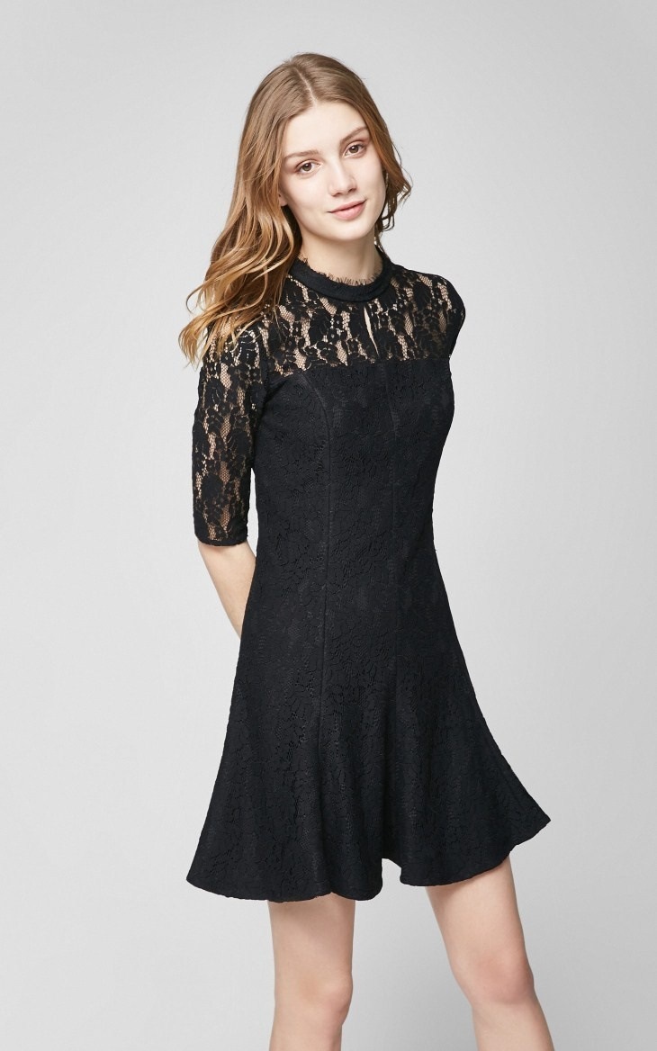 ラウンドネックAレースドレス