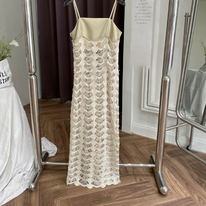 ワンピース キャミソール ロングワンピース ノースリーブ ロング丈 バックシャン 透け感 刺繡 かわいい 大人可愛い きれいめ シンプル カジュアル 大人 上品 おしゃれ かっこいい 大人女子