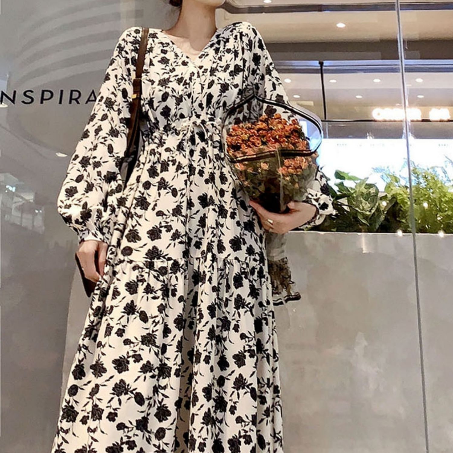 ワンピース レディース フレアワンピース S M L XL 2XL 韓国 ロング ロング丈 マキシ丈 長袖 ボリューム袖 Vネック フレア 切り替え 裾フレア ゆったり ウエストマーク ウエストリボン