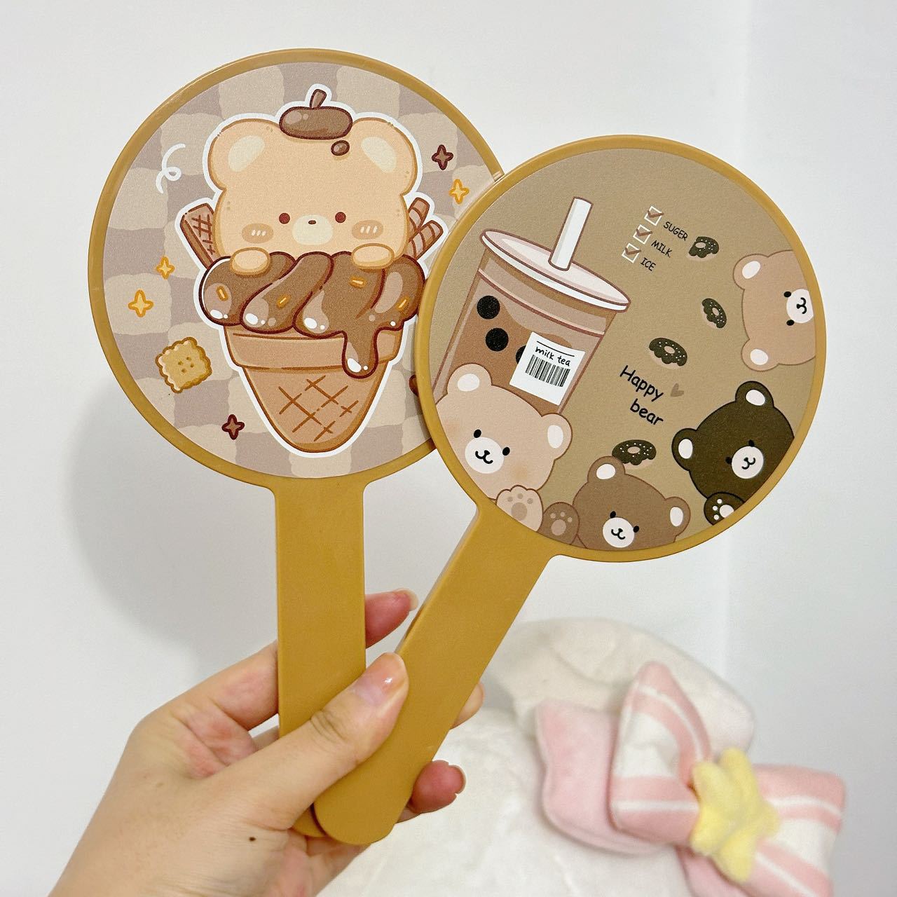 【200点セット】【送料無料】可愛いクマちゃんカレー色のアニメシリーズハンドミラーハイビジョンミラー付き学生寮ミラーメイクミラー