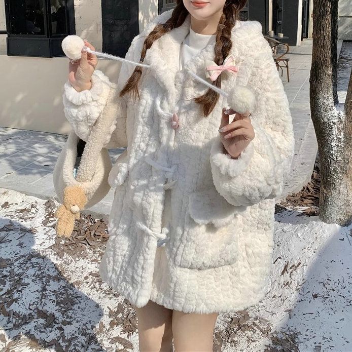 冬の女性用の甘くて新鮮なイミテーションウサギのぬいぐるみホーンボタンジャケット