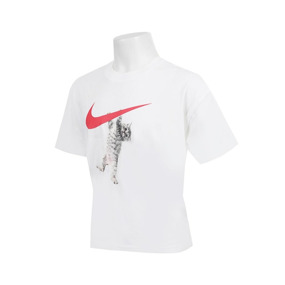 ナイキジュニアショートスリーブ T シャツ NSW キャット T シャツ