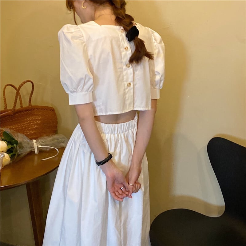 後ろ開き ワンピース パフスリーブ 半袖 ミモレ丈 ラウンドネック ロング丈 Aライン 無地 フレア モノトーン ハイウエスト バックボタン かわいい 大人可愛い きれいめ シンプル lone0054