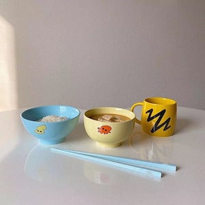 クレヨンしんちゃんと同じ陶磁器食器セット朝食カップ子供食器マグカップ