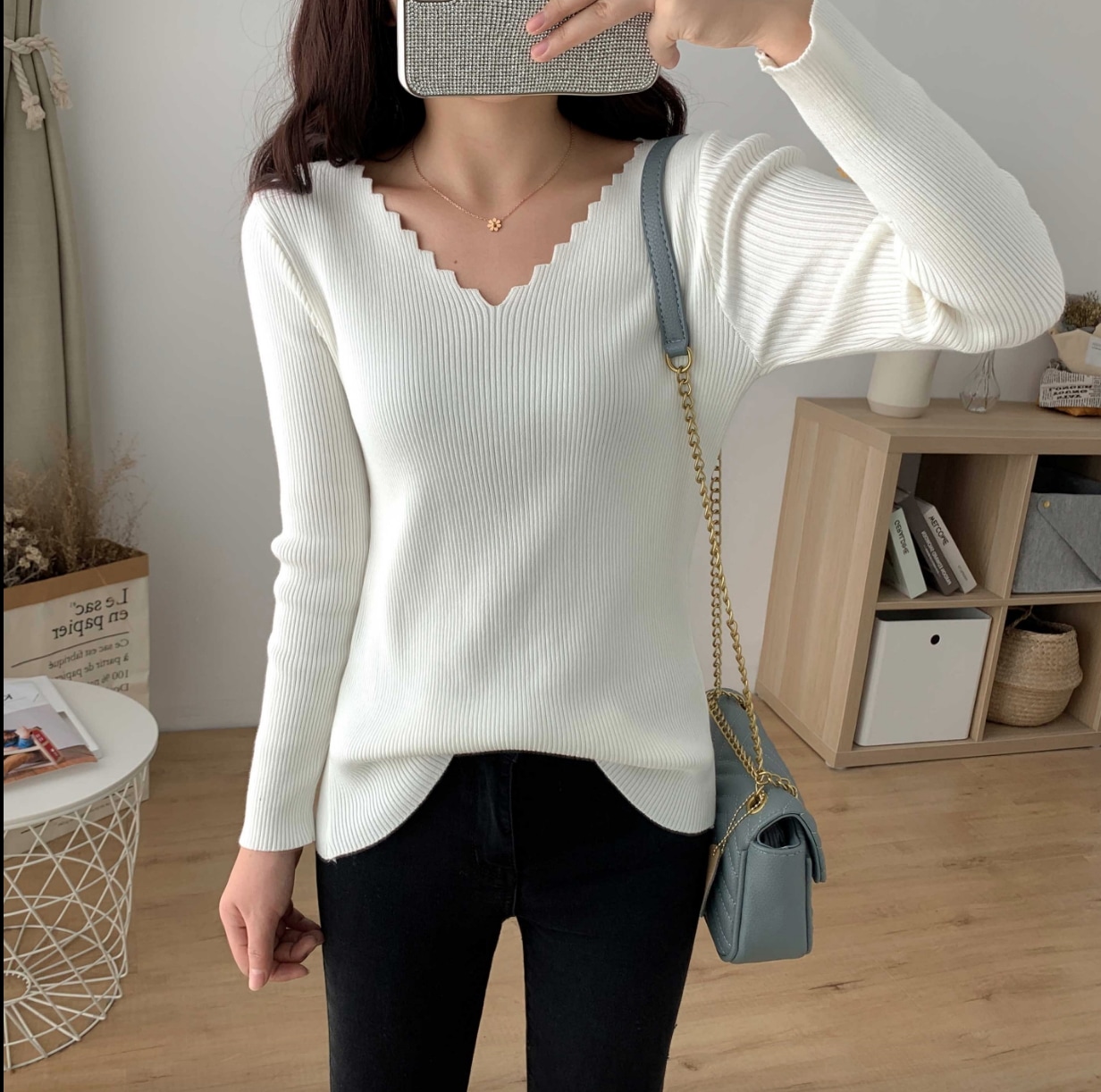 トップス デート カットソー ニットソー セーター 袖あり 長袖 Vネック スリム タイト 細身 かわいい 大人可愛い きれいめ シンプル カジュアル 大人 上品 おしゃれ お洒落 主役級 存在感 春