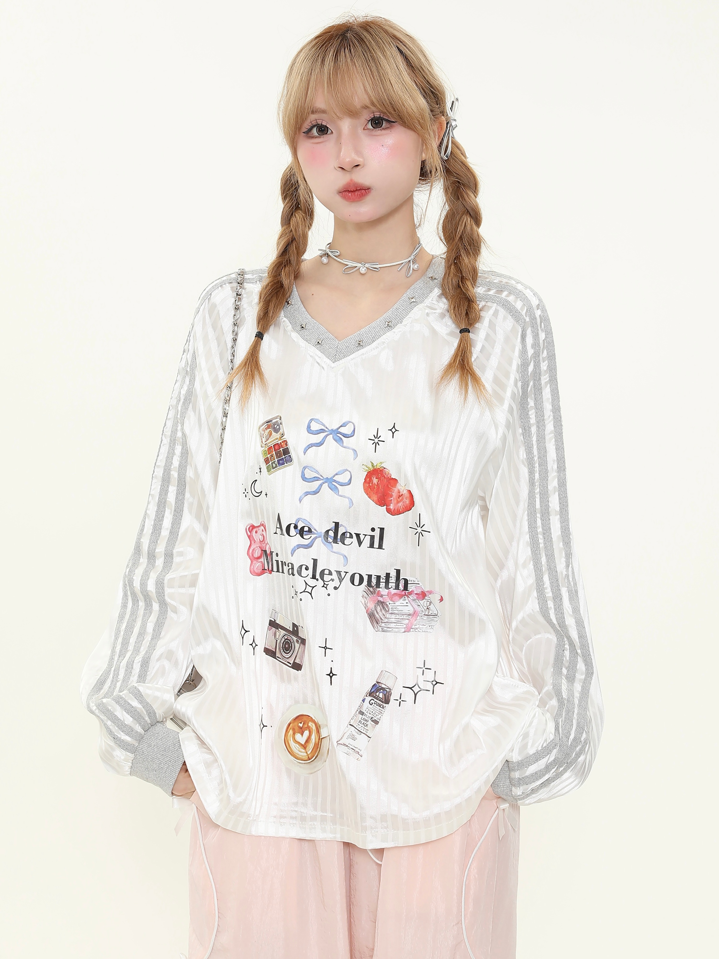 2025秋冬 韓国可愛い風トップス Tシャツ バイカラーVネックファッション長袖スリムフィット ストリート系シャツシルエット ゆったり 休日レディースサイズおしゃれ カジュアル丈サイドライクフット T