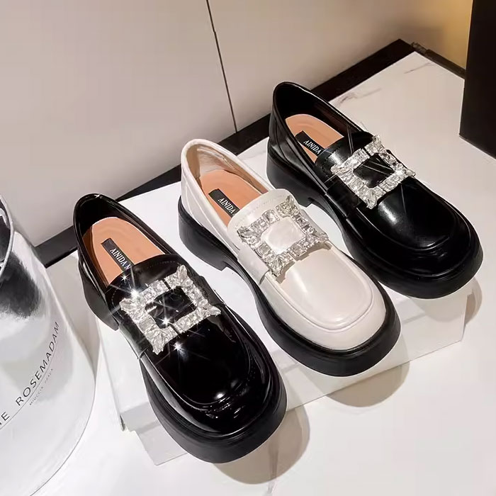 ローファー ラインストーン キラキラ スクエアトゥ カジュアル ブラック エナメル マット ホワイトベージュ 5cmソール