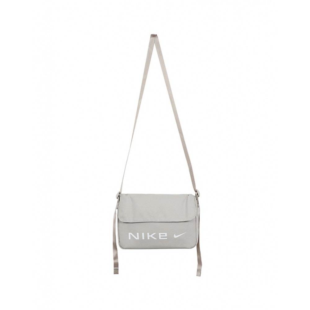 ナイキ NSW フューチュラクロスボディバックパック