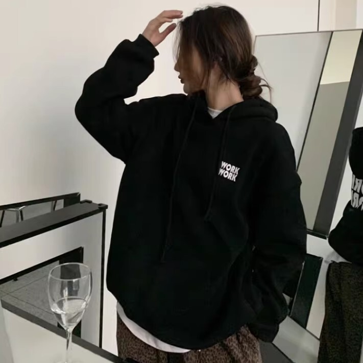パーカー フーディ プルオーバー トップス レディース 長袖 裏起毛 厚手 あったか ゆったり ボリューム ロゴ プリント シンプル 定番 普段使い きれいめ かわいい かっこいい 大人女子