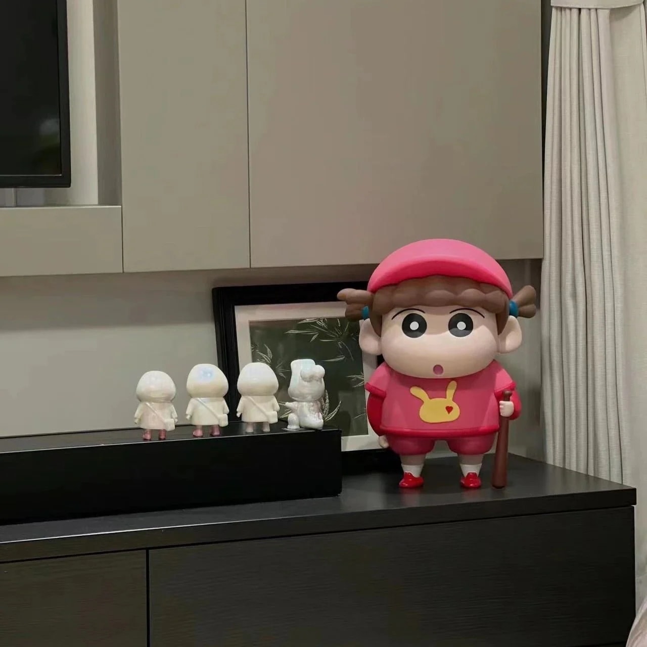 大きいサイズの野球ニーニ40cmの高さのドーパミンはクレヨンしんちゃんのカラーボックスバージョンのしんちゃんの手でゴムの材質を作ります