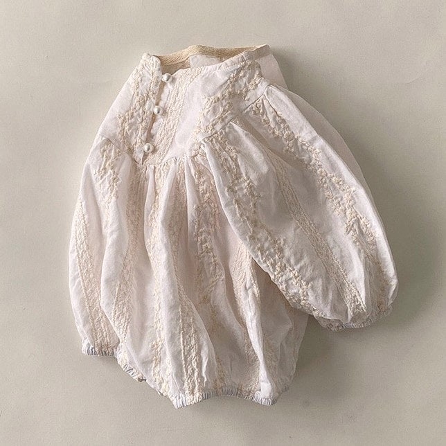 乳幼児の赤ちゃんの刺繍ロンパース,ベビー服百日の歳月小さなドレス，新生児用外出着 ロンパース