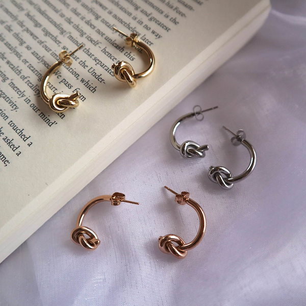 シルバー ノットデザインピアス Knot Earrings, シルバー – VASIC ヴァジック日本公式サイト