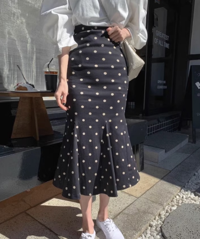 スカート タイトスカート ロング丈 スリム タイト マーメイド フリル ハイウエスト かわいい 大人可愛い きれいめ 大人 おしゃれ お洒落 レトロ 大人可愛い 大人女子 こなれ感 ラフ ラブリー