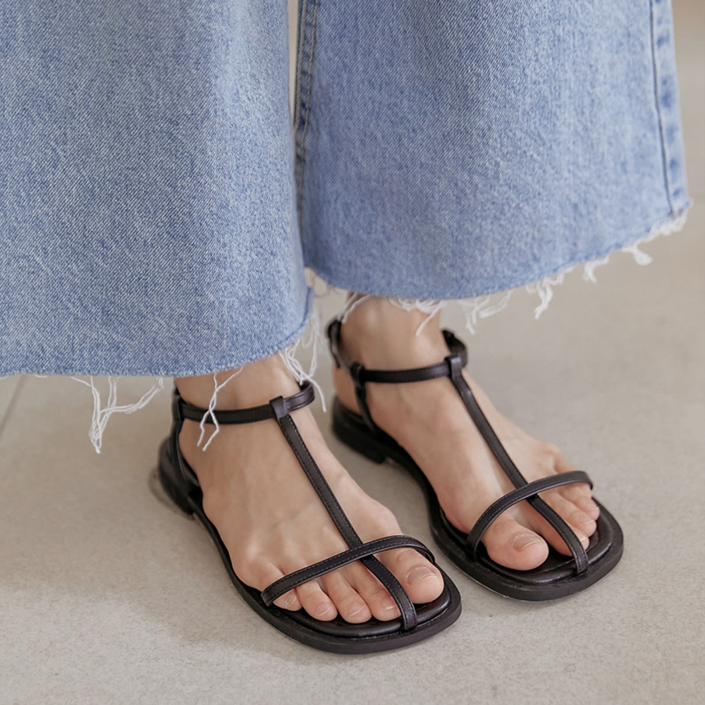 ウェンヌクロスストラップサンダル