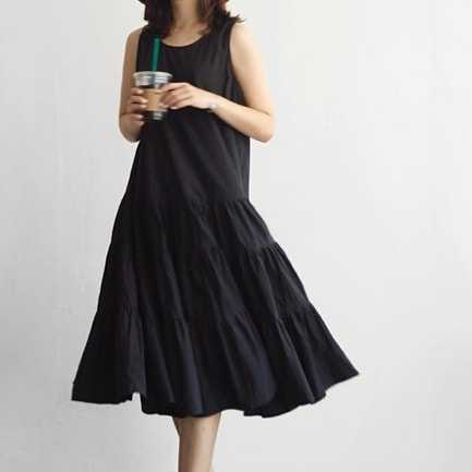 ワンピース ミディアム丈ワンピース ノースリーブワンピース フレアスカート かわいい 大人可愛い きれいめ シンプル 上品 おしゃれ かっこいい カジュアル こなれ感 個性的 主役級 存在感 抜け感