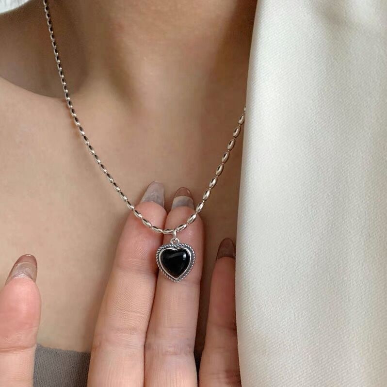 S925スターリングシルバーブラックアゲートハートオリーブネックレスレディースエレガントな鎖骨チェーンヴィンテージでユニークなデザイン