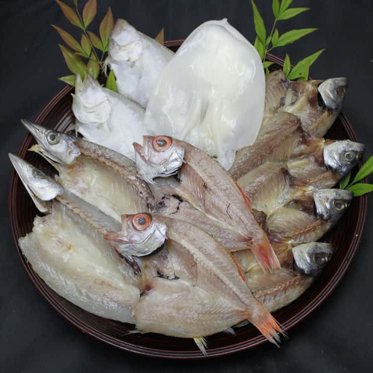 島根 出雲干しセット ノド黒開き50g2尾アジ開き60g4尾エテカレイ70g2尾カマス開き80g2尾白イカ70g1枚 離島は配送不可 5620001 お歳暮 お中元 お土産 ご進物 ギフト 贈り物に最