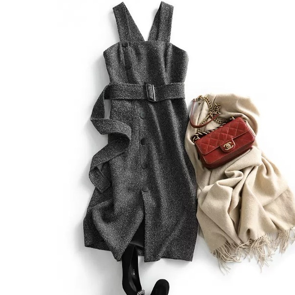 ワンピース ジャンパースカート 膝下 ノースリーブ デザイン ボタン タック 美ライン ニュアンス ベルト ウエストマーク スリット ロマンチック かわいい 大人可愛い きれいめ シンプル カジュアル