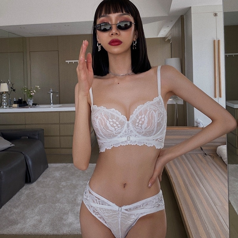 カップ付きインナー下着 ナイトブラ 人気ブラジャー シームレスブラ ブラナイトブラスポーツブラ上下セット下着ブラジャーショーツセットノンワイヤーブラ109 カップ付き 補正下着響かない！シームレス