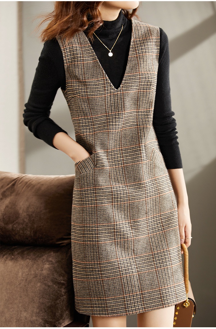 ワンピース ワンピドレス ショート ショート丈 膝上 袖なし ノースリーブ Vネック スリム タイト 細身 ストレート Aライン ポケット ポリエステル かわいい 大人可愛い きれいめ シンプル