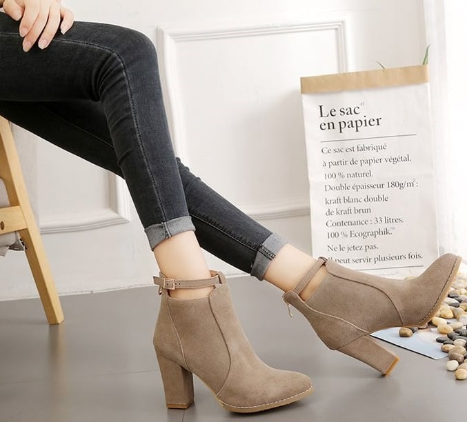 ベルトバックルショートブーツ ブーツ レディースブーツ l ヒール 7cmヒール アンクルストラップ PU ベロア 無地 春 秋 レディース 通勤 デート お出かけ 休日 デイリー 普段使い 韓国 5,296円