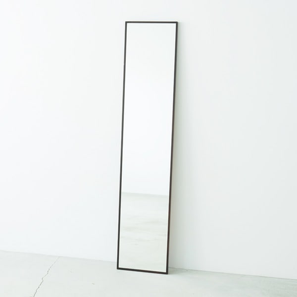 細枠ウォールミラー 幅32cm(ブラウン/茶) 天然木 姿見鏡 スリム 高級感 木製 飛散防止加工 壁掛け 北欧風 玄関 トイレ 洗面 日本製 完成品 NK-6