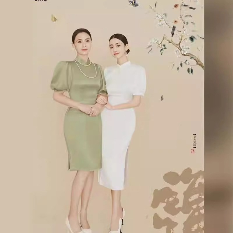 緑のチャイナドレスの春の新型の若いタイプの少女の復古民国の日常のお母さんのチャイナドレス