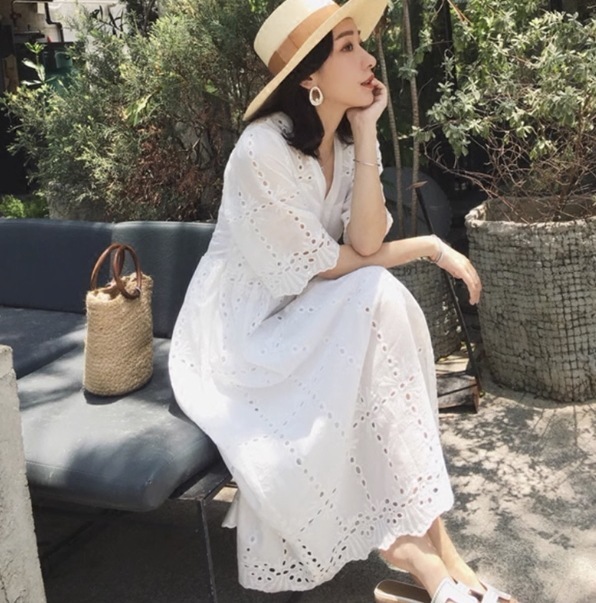 ワンピース ロング丈 半袖 Vネック フレア デザイン 美ライン ニュアンス 刺繍 ヴィンテージ風 ロマンチック レトロ かわいい 大人可愛い きれいめ シンプル カジュアル 大人 上品 おしゃれ