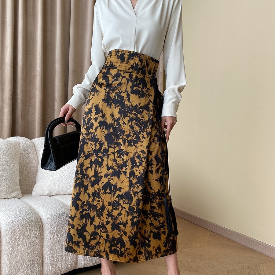 ボトムス スカート ロングスカート タイトスカート ハイウエスト ロング丈 バックスリット セミフレア かわいい 大人可愛い きれいめ シンプル カジュアル 上品 おしゃれ かっこい 大人女子 6,378円