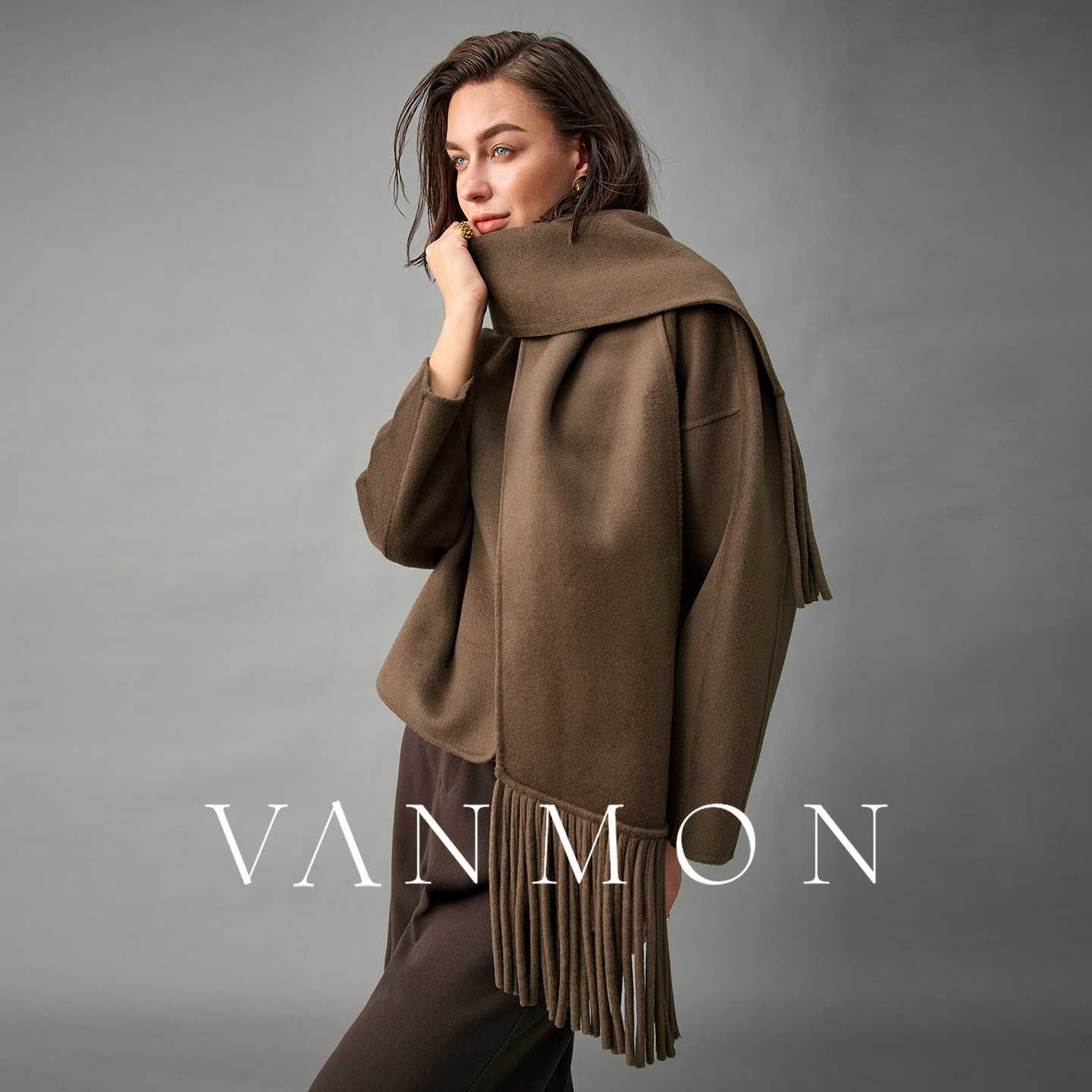 LP同じスタイルの秋と冬の両面ウール100％純粋なカシミアコートレディーススカーフ付きツーピースショートウールコート