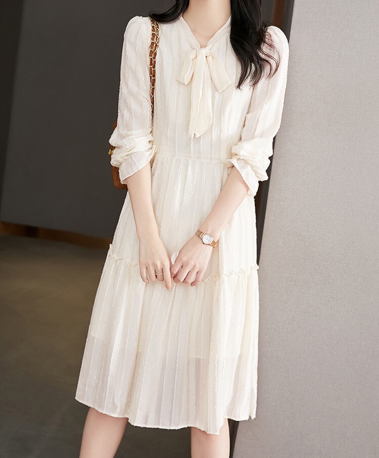 ワンピース デート ひざ丈 袖あり 長袖 リボン襟 Aライン ハイウエスト 透け感 かわいい きれいめ シンプル 上品 おしゃれ 大人女子 こなれ感 ラブリー キュート セクシー エレガント 存在感