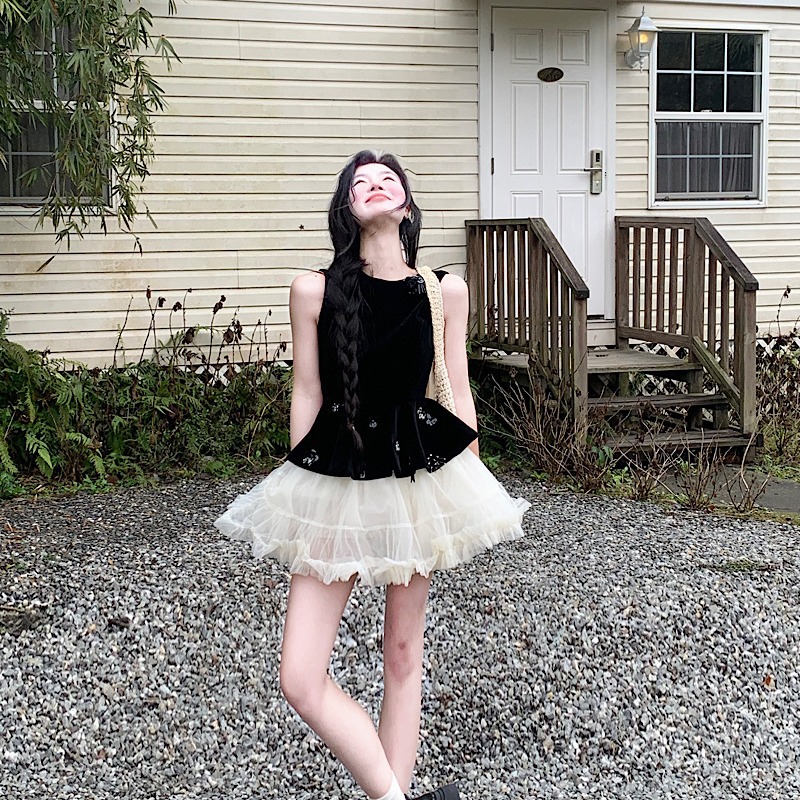 韓国デザイン春物新作 ブラック着痩せトップス+ チュールスカートットアップセ