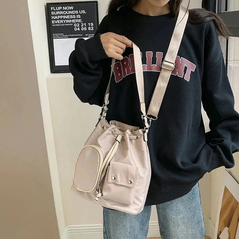 即納 ショルダー バッグトートバッグ キルティングバッグナイロン ドローストリング リュック リュックサック 男女兼用大容量 レディース 軽量 メンズ バックパック 韓国 通勤 A4 PC 通学 おし