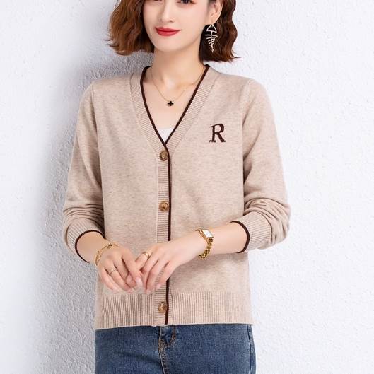 トップス カーディガン 袖付き 長袖 襟なし Vネック 前開き ボタン ニット かわいい 大人可愛い