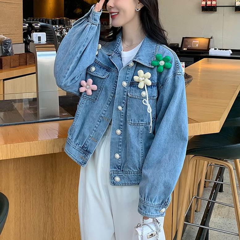 ジャケット デニム レディース アウター 個性的 フラワー付き パールボタン 襟付き ミディアム丈 長袖 Gジャン フェミニン 青 S M L 大人可愛い きれいめ 上品 エレガント ガーリー マニッ
