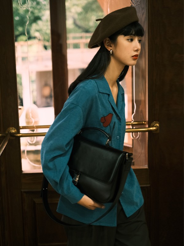 オモントエッグタルトホームレトロ香港スタイルキューバカラー長袖シャツ秋デザインニッチ気質シャツ