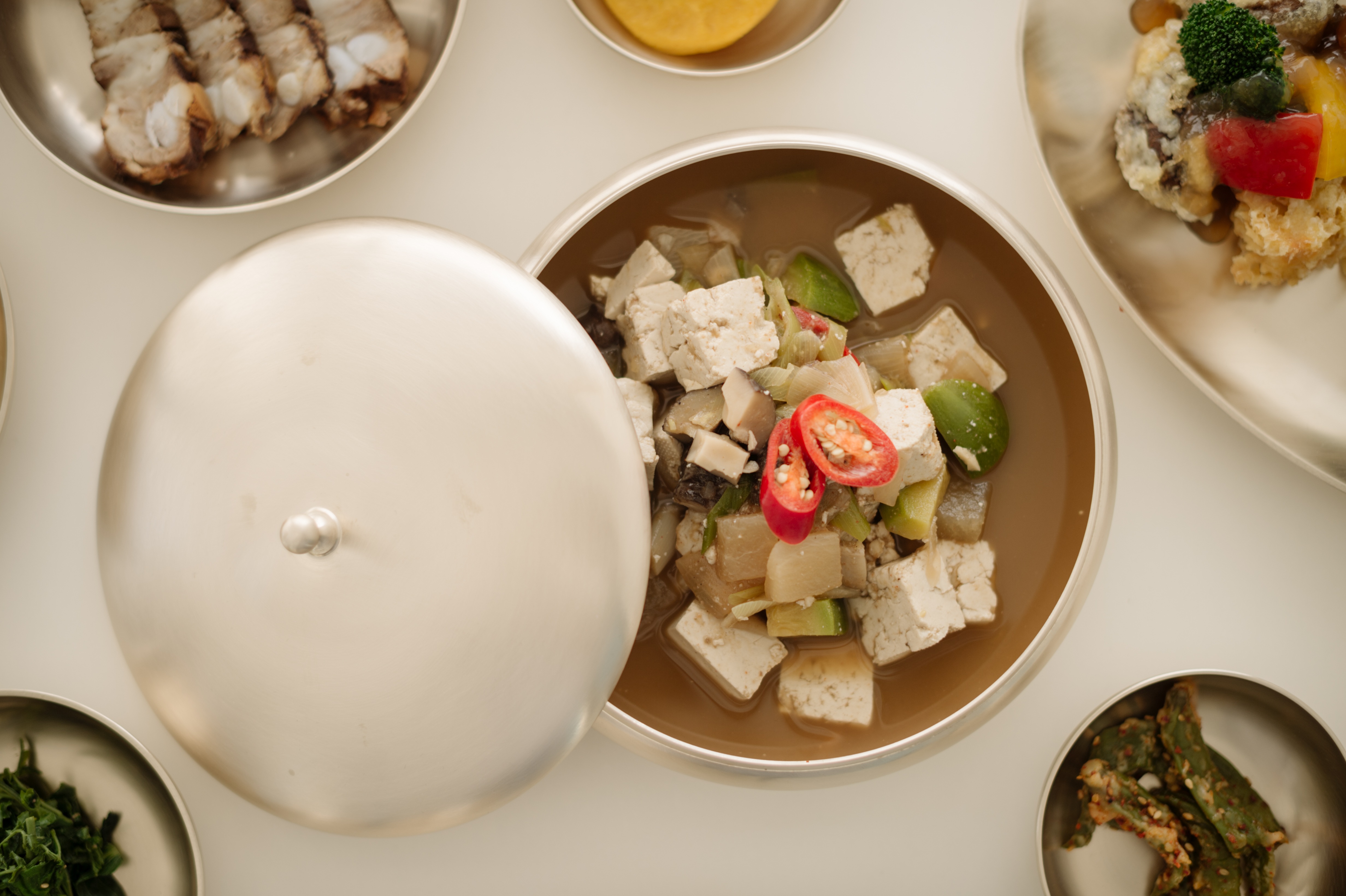 [Notbichae] 韓国プレミアム伝統食器真鍮製品 - 蓋付きボウル(サイズ4-5) Bangjja Yugi