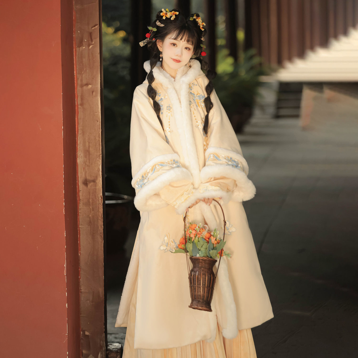 漢服女刺繍明製合襟羽織交襟琵琶袖年賀服冬服