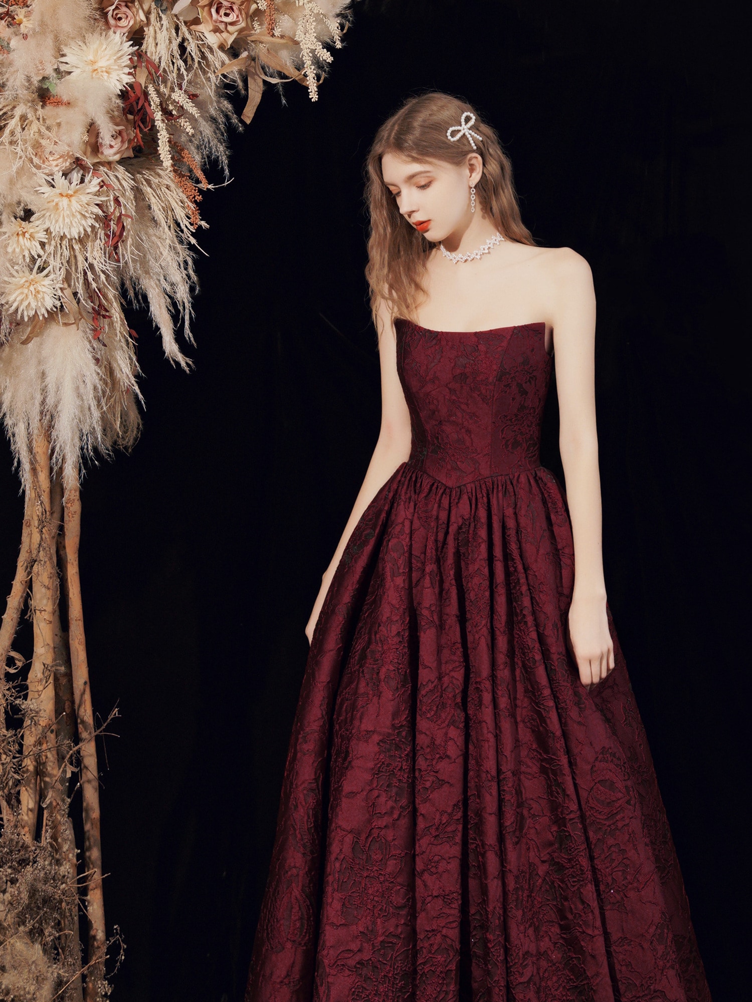 敬酒服花嫁2023新型冬の赤いウエディングドレス宴会気質サテンロングスカート女性のハイエンド胸拭き