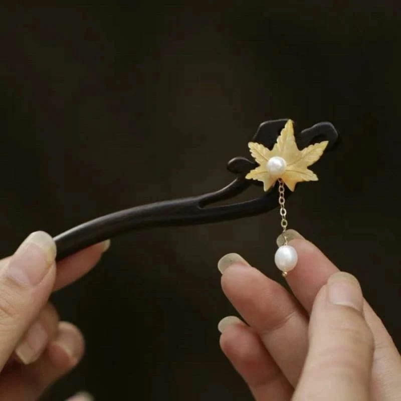 激安 木製 かんざし レトロ シンプル 女性用 ヘアアクセサリー レディース 和風 もみじモチーフ 普段使い 黒檀 上品 まとめ髪 黄蝶貝 浴衣 チャイナドレス 着物