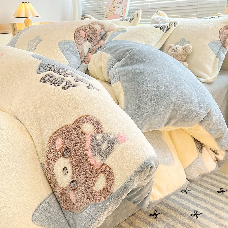 秋冬の厚手フロマージュベッドの上に4つのミルクフロマージュベッド製品サンゴフランネル布団カバーシーツの3つのセット 4,939円