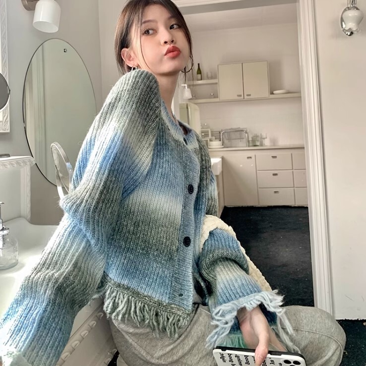 ニット ジャケット ルーズ タッセル オーバーサイズ ショート丈 長袖 かわいい 大人可愛い きれいめ シンプル カジュアル 大人 上品 おしゃれ お洒落 かっこいい レトロ 大人女子 こなれ感 ラフ