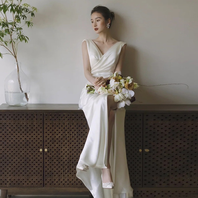 結婚式ワンピース 着痩せ 結婚式ワンピース お呼ばれ ライトウェディングドレス新しい花嫁サテンマーメイド屋外白妖精スタイル 結婚式 ワンピース お呼ばれワンピース 結婚式ワンピース V ネックドレス外