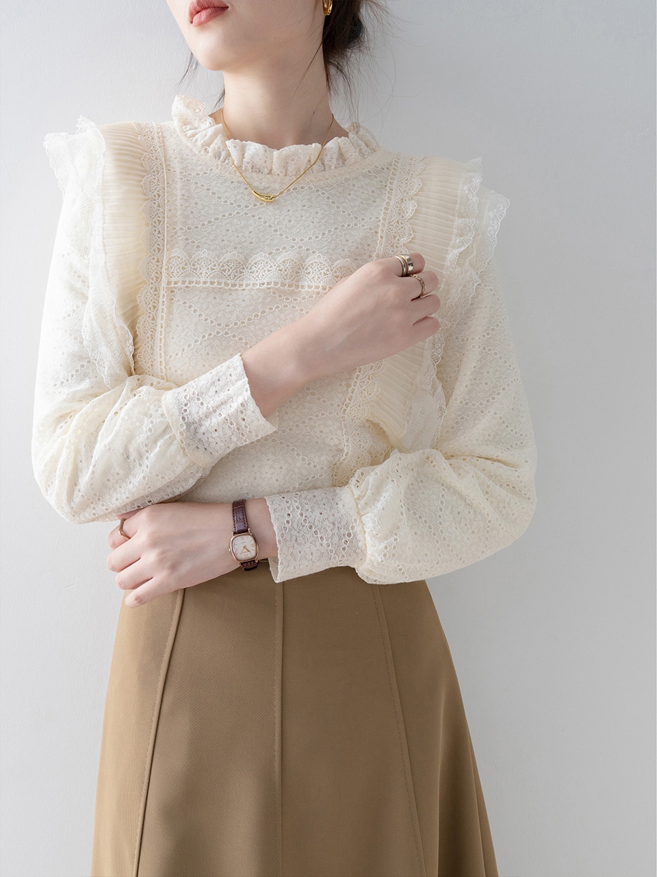 【1点ご購入 で10点プレゼントいたします】加絨加厚丸首レース下着女性2023年秋冬網糸継ぎ目インナー長袖トップス