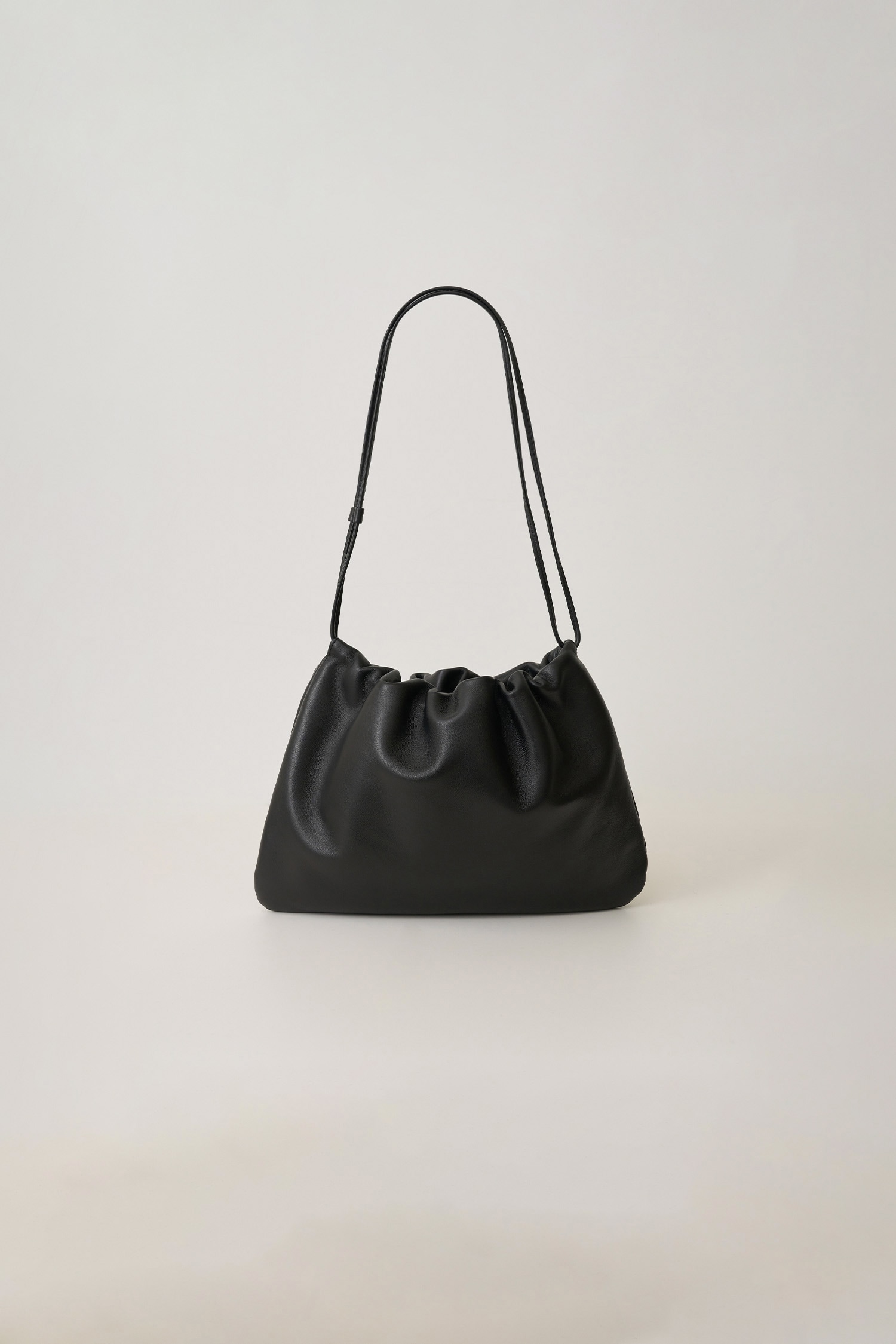 Nella strap large bag 21,827円